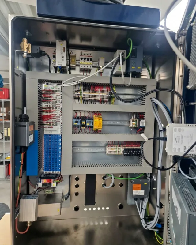 Neuer Verteilerschrank Industrie